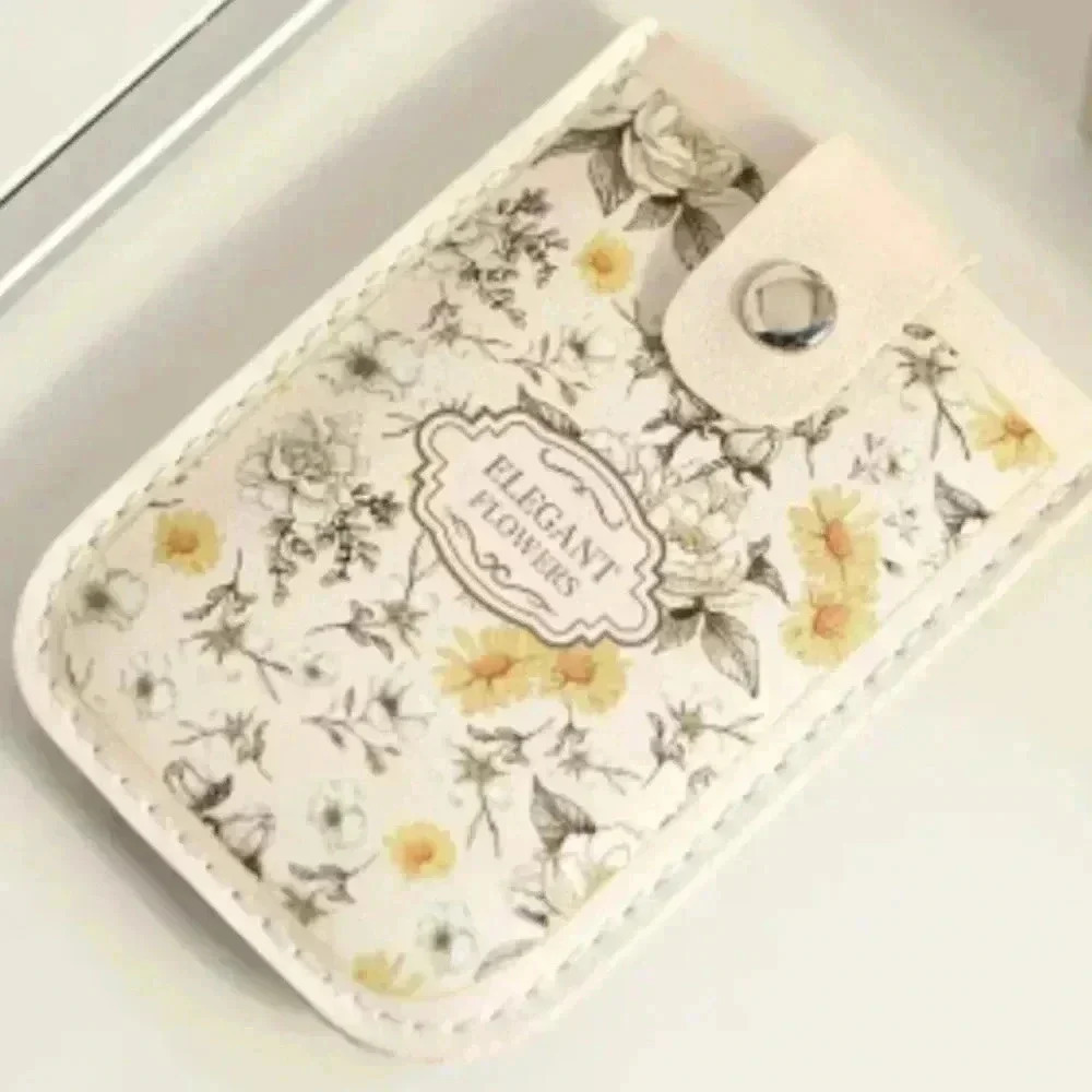 2 FOR 25$NEW Lady's vintage floral white with daisies pull out wallet (#808) (L)
